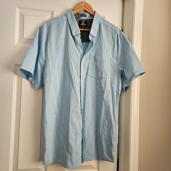 Volcom Men's XXL Light Blue Cotton Button Up Shirt Short Sleeve Modern Fit - Picture 2 of 12